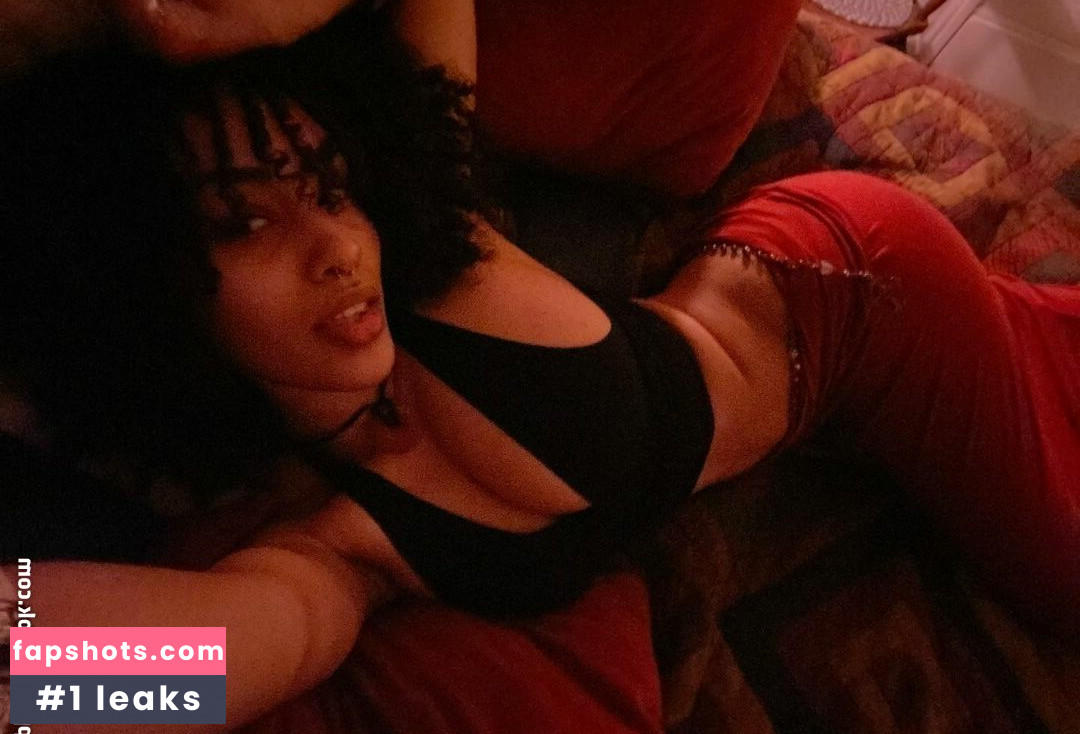 Aaliyeezy gallery photo #122