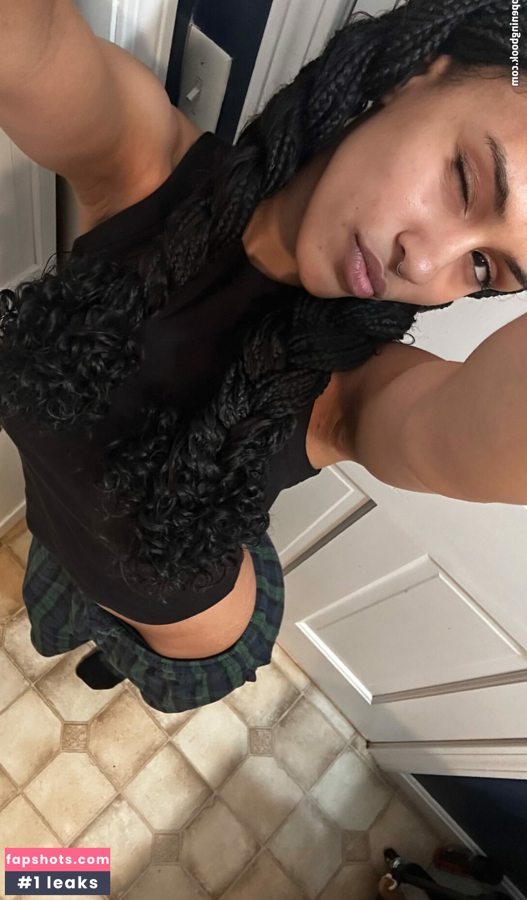 Aaliyeezy gallery photo #15