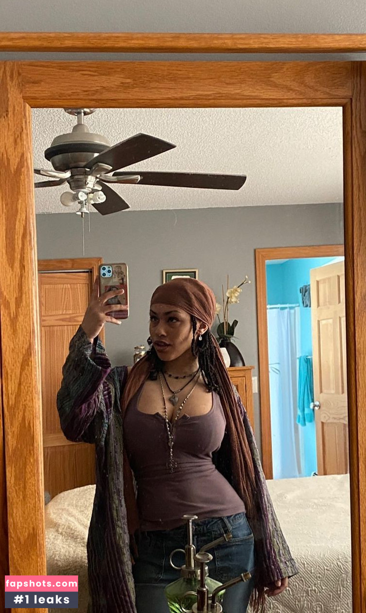 Aaliyeezy gallery photo #170