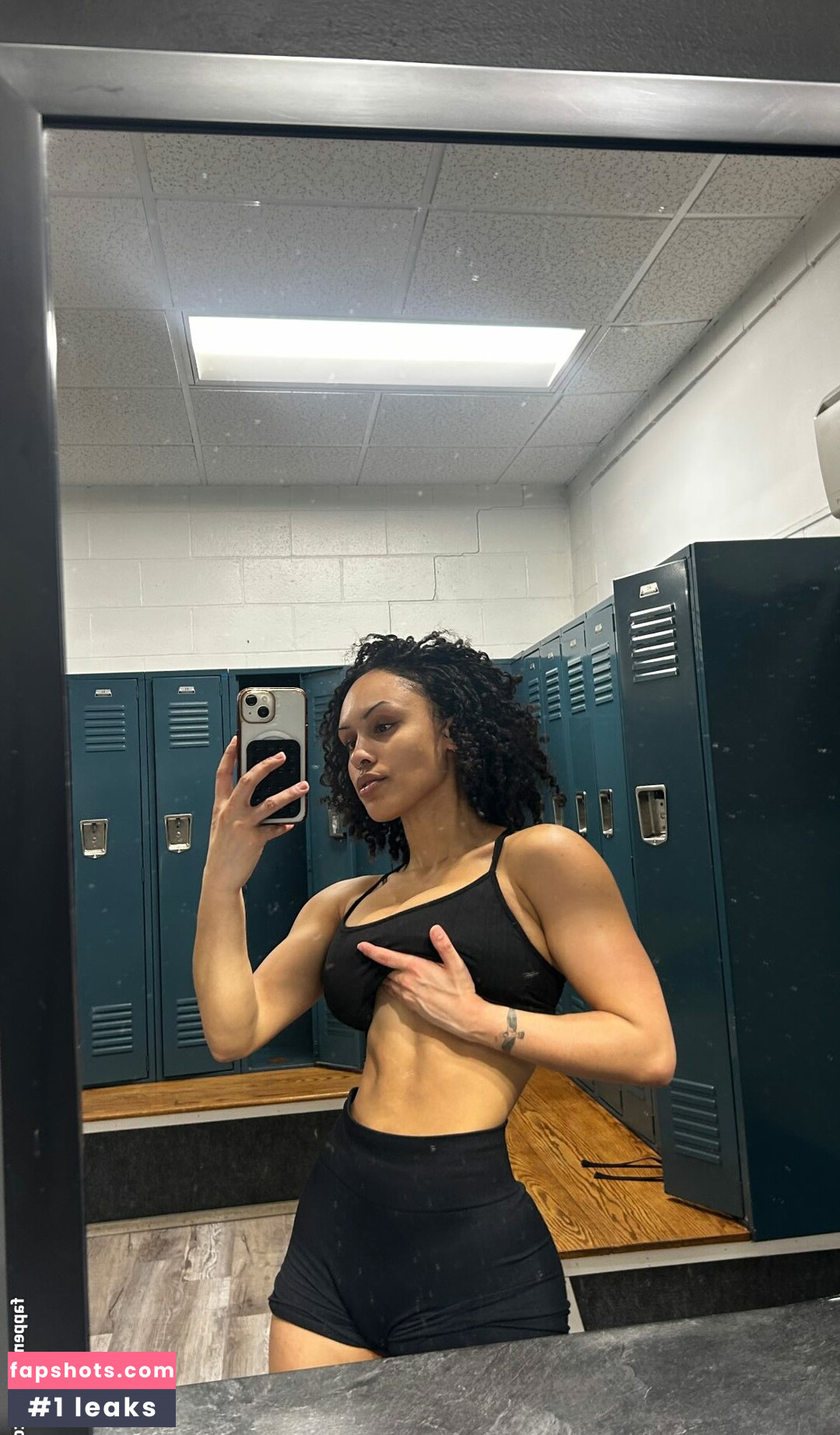 Aaliyeezy gallery photo #24