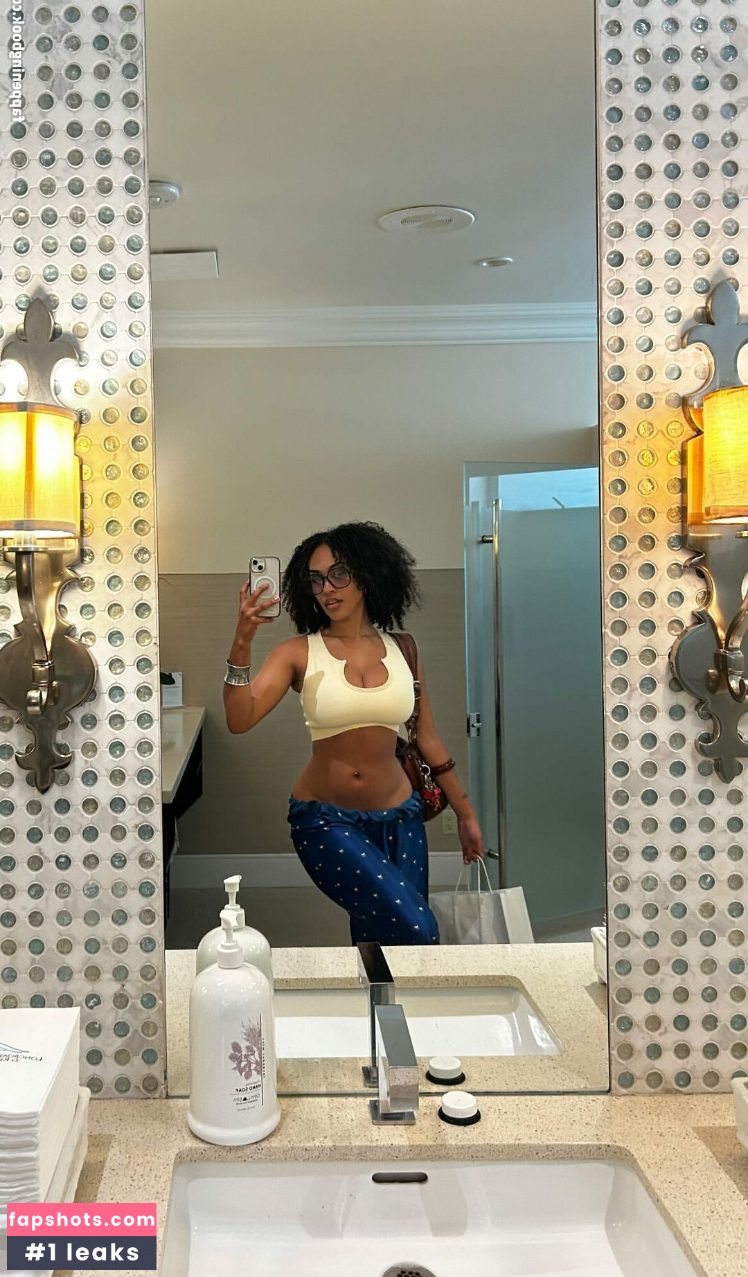 Aaliyeezy gallery photo #64