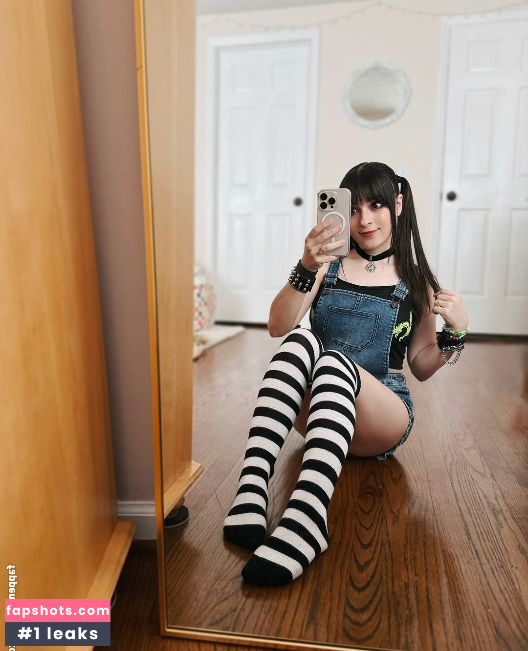 Aara Lee gallery photo #2