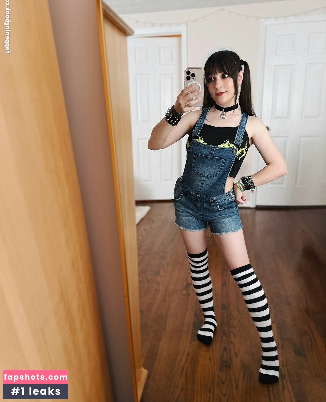 Aara Lee gallery photo #3