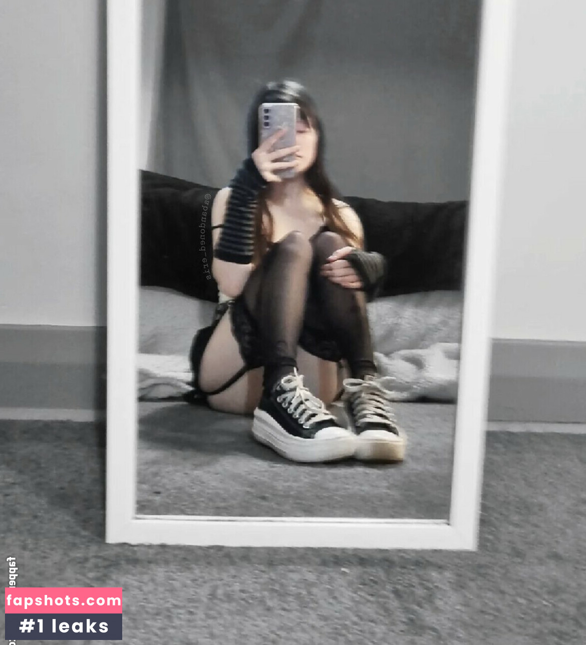 abandonederis nude babe gallery