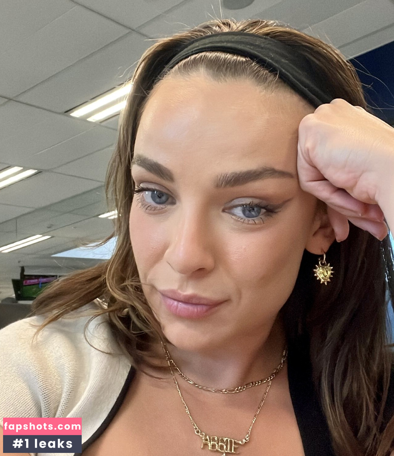 Abbie Chatfield gallery photo #129