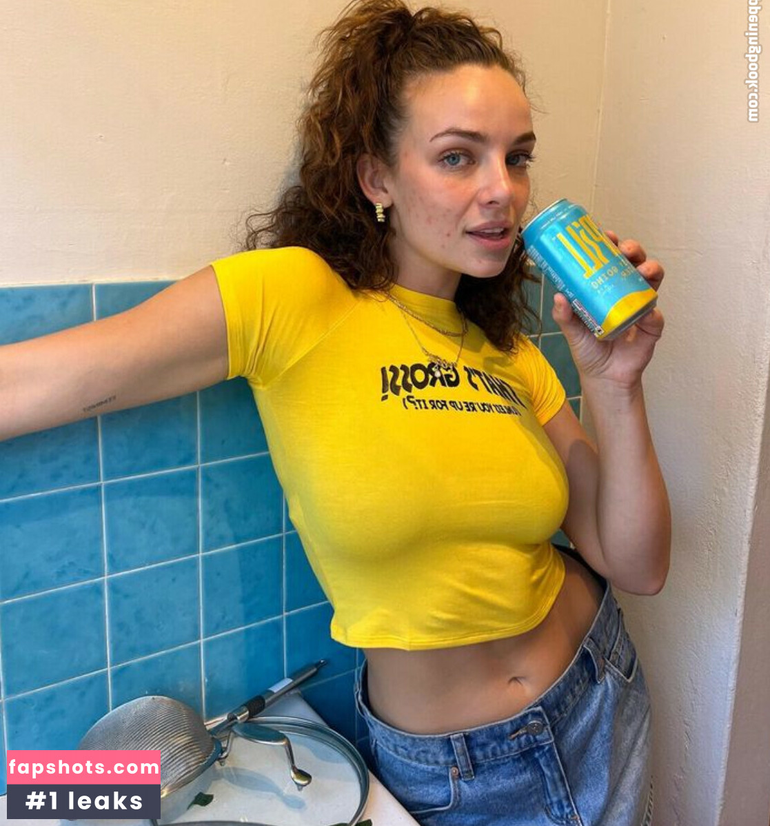 Abbie Chatfield gallery photo #146