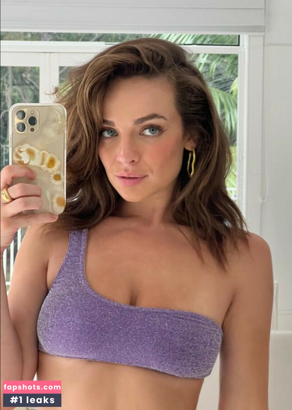 Abbie Chatfield gallery photo #147