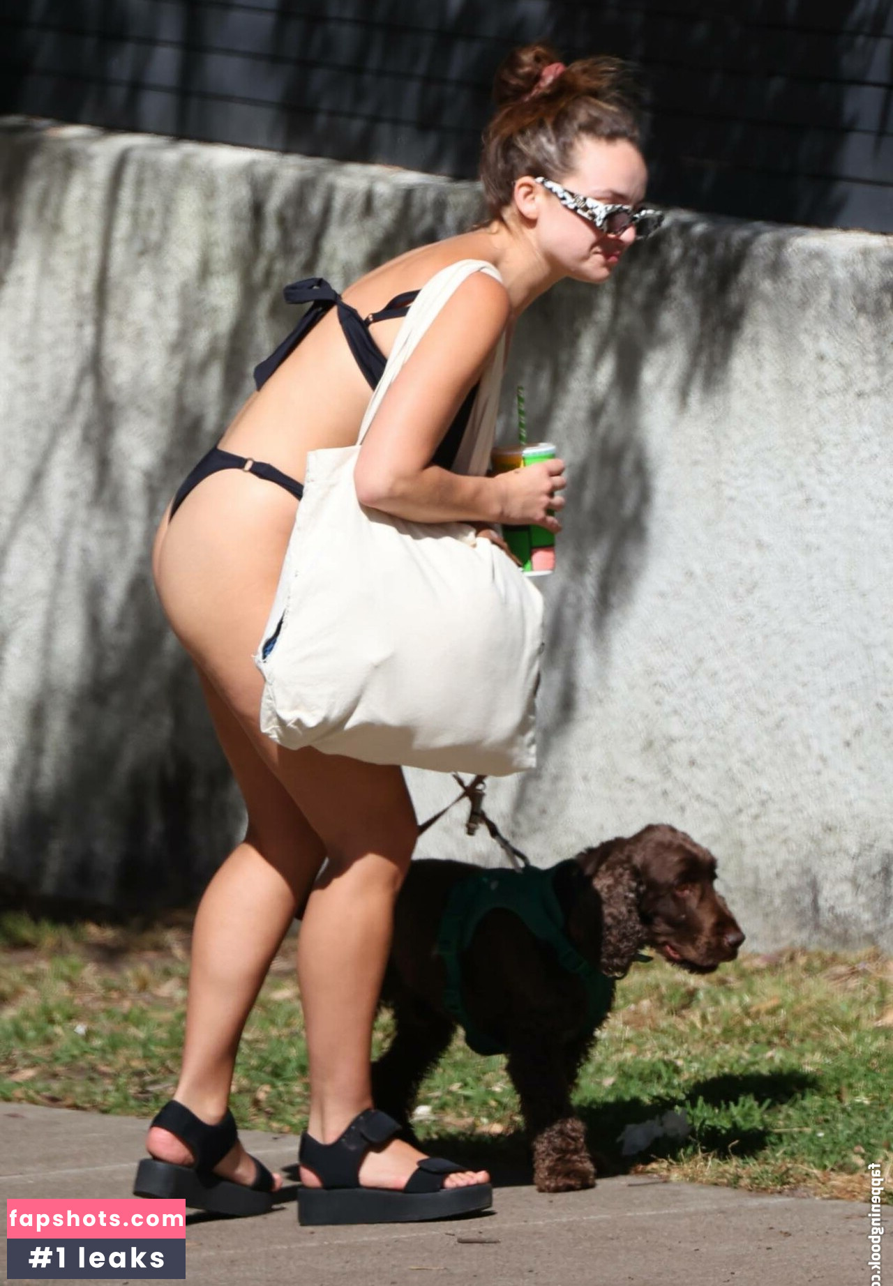 Abbie Chatfield gallery photo #170