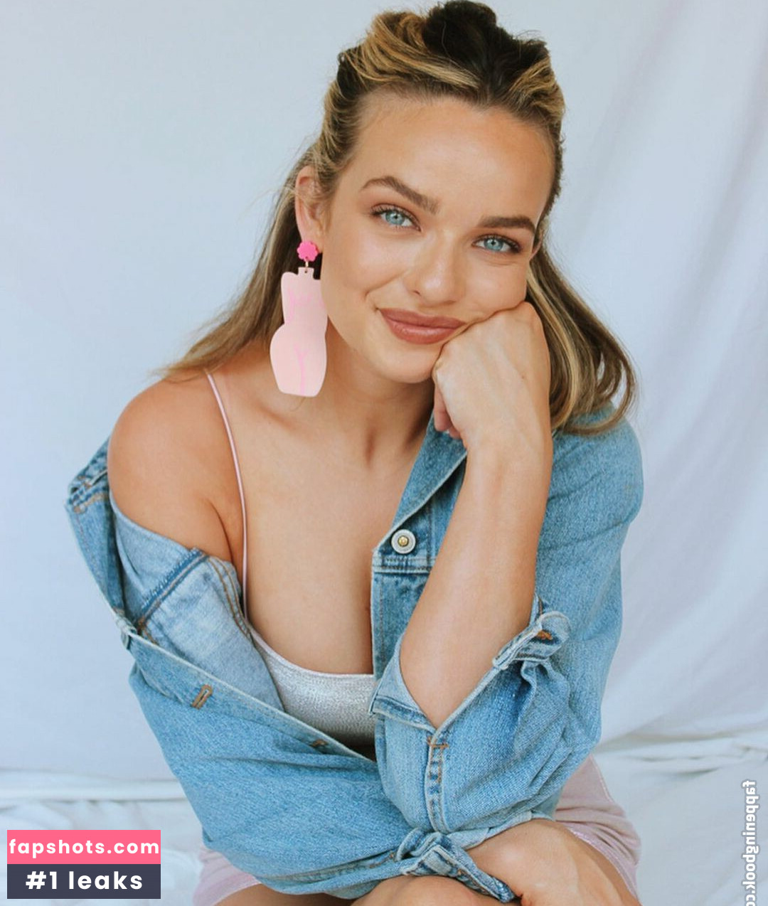 Abbie Chatfield gallery photo #190