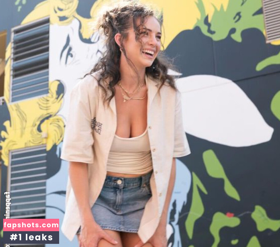 Abbie Chatfield gallery photo #22