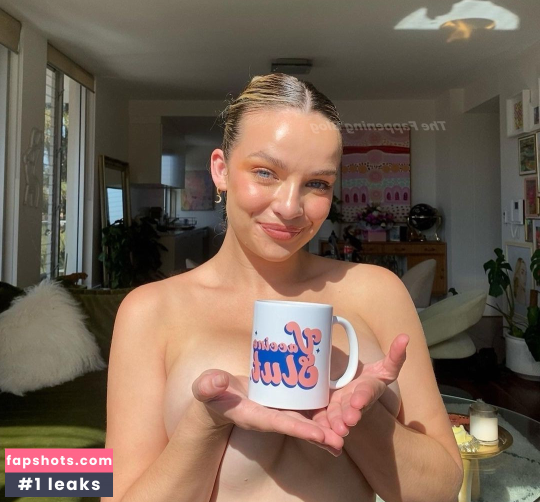 Abbie Chatfield gallery photo #231