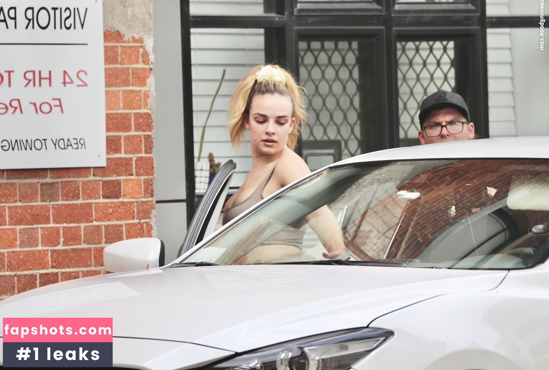 Abbie Chatfield gallery photo #233