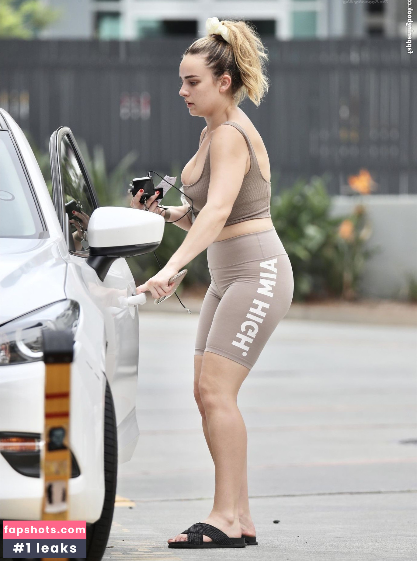 Abbie Chatfield gallery photo #240