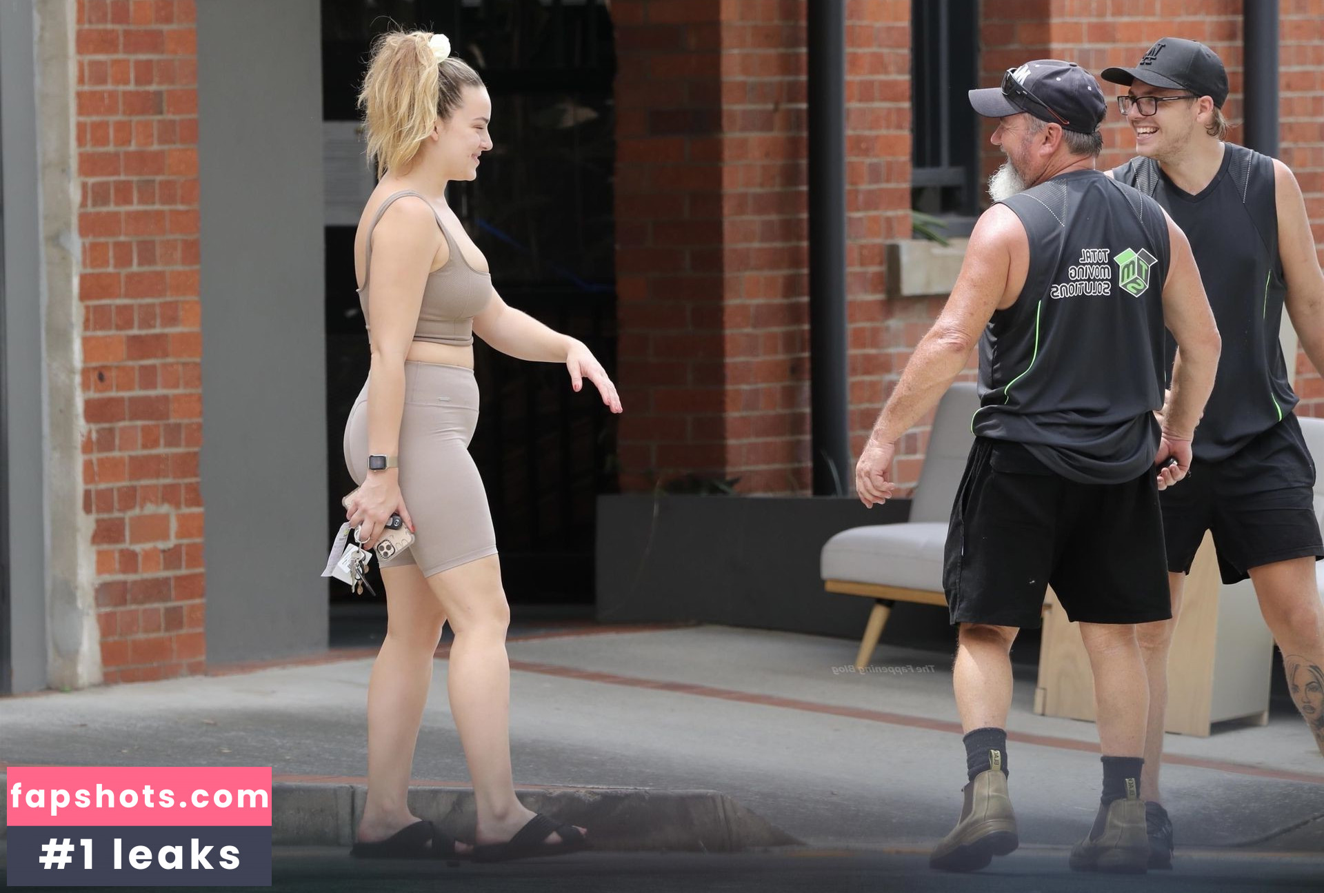 Abbie Chatfield gallery photo #241