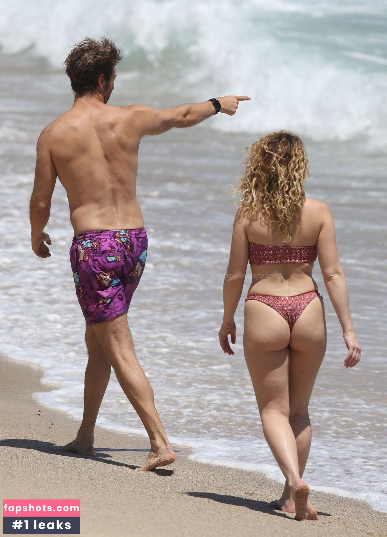 Abbie Chatfield gallery photo #260