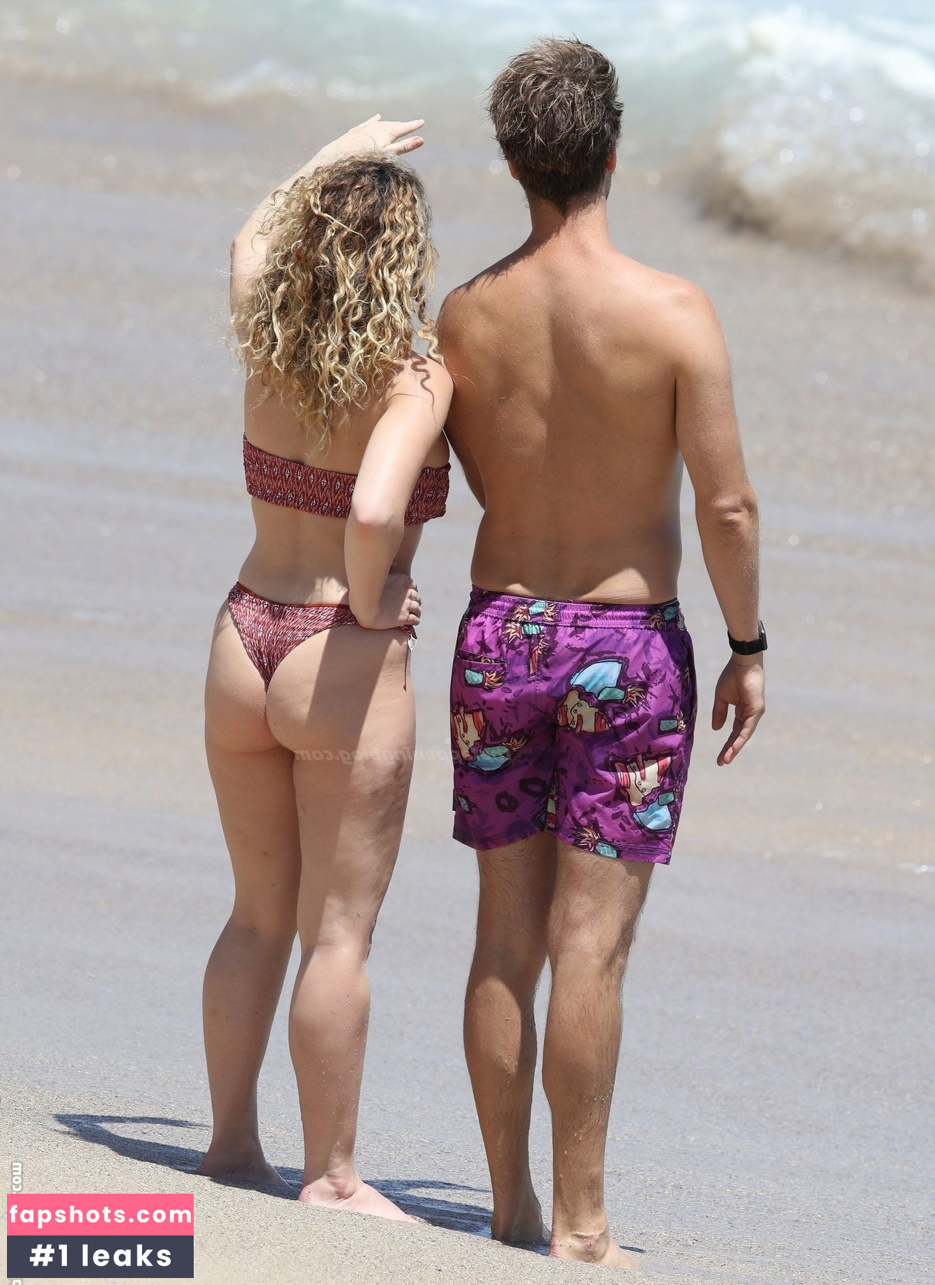 Abbie Chatfield gallery photo #264