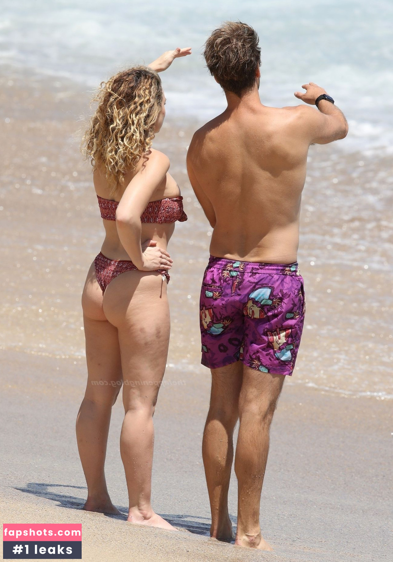 Abbie Chatfield gallery photo #265