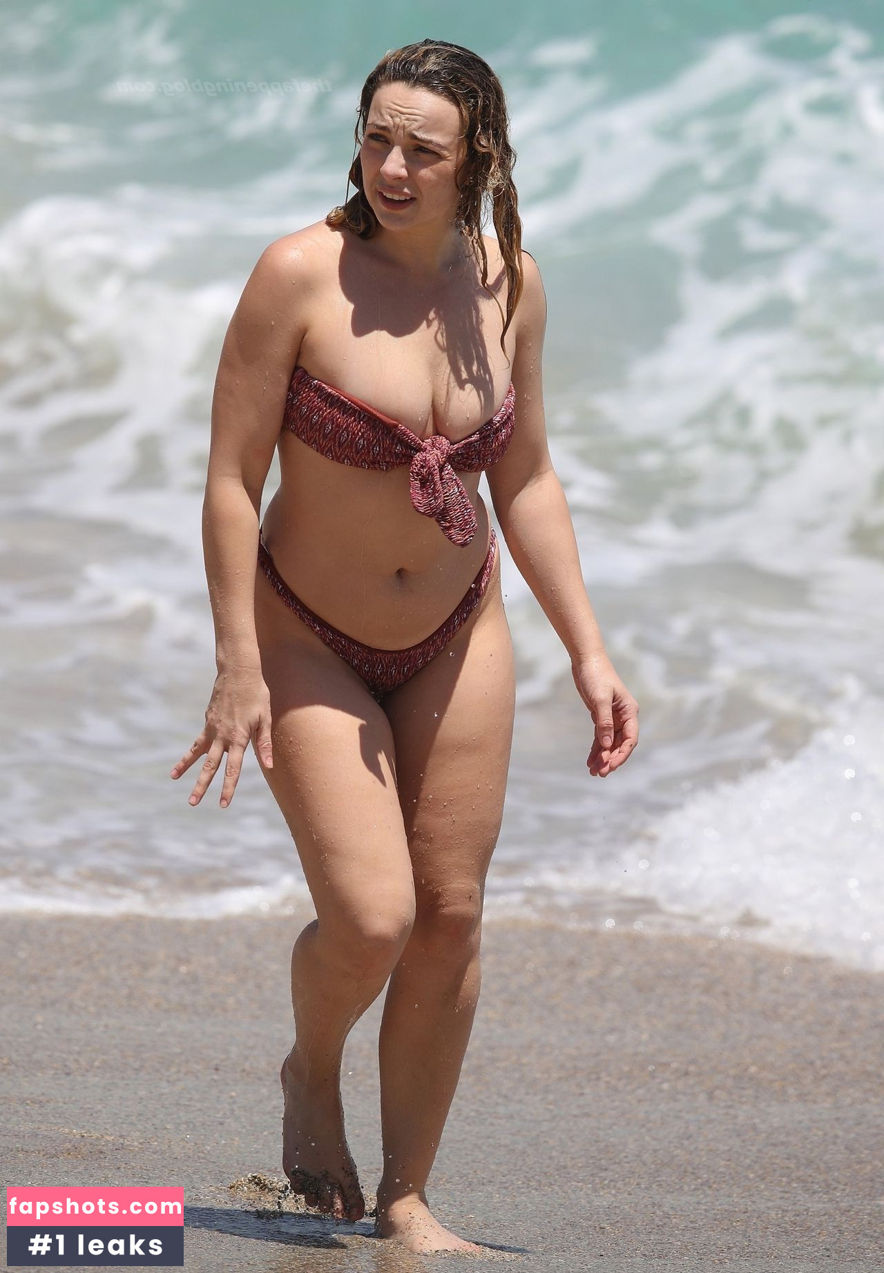 Abbie Chatfield gallery photo #296