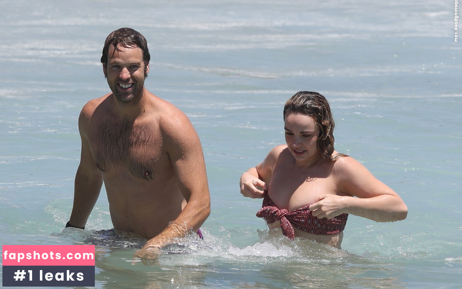 Abbie Chatfield gallery photo #313