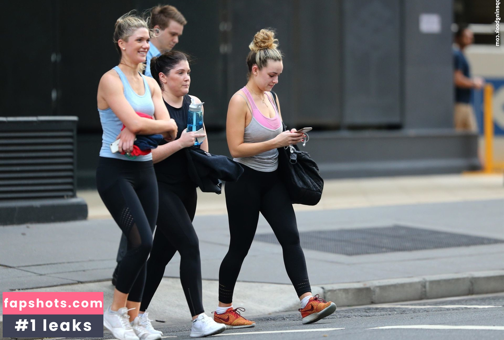 Abbie Chatfield gallery photo #374