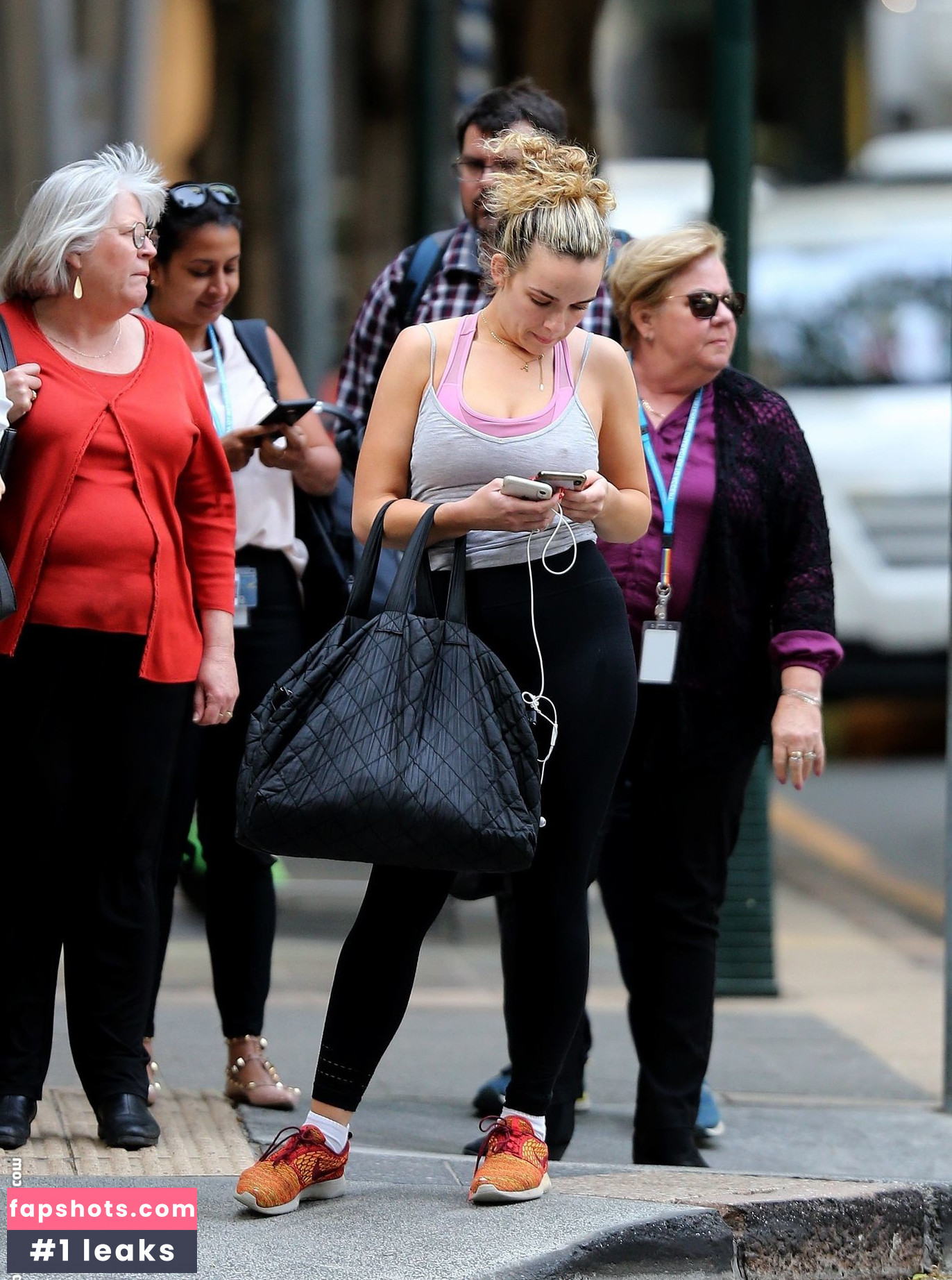 Abbie Chatfield gallery photo #385