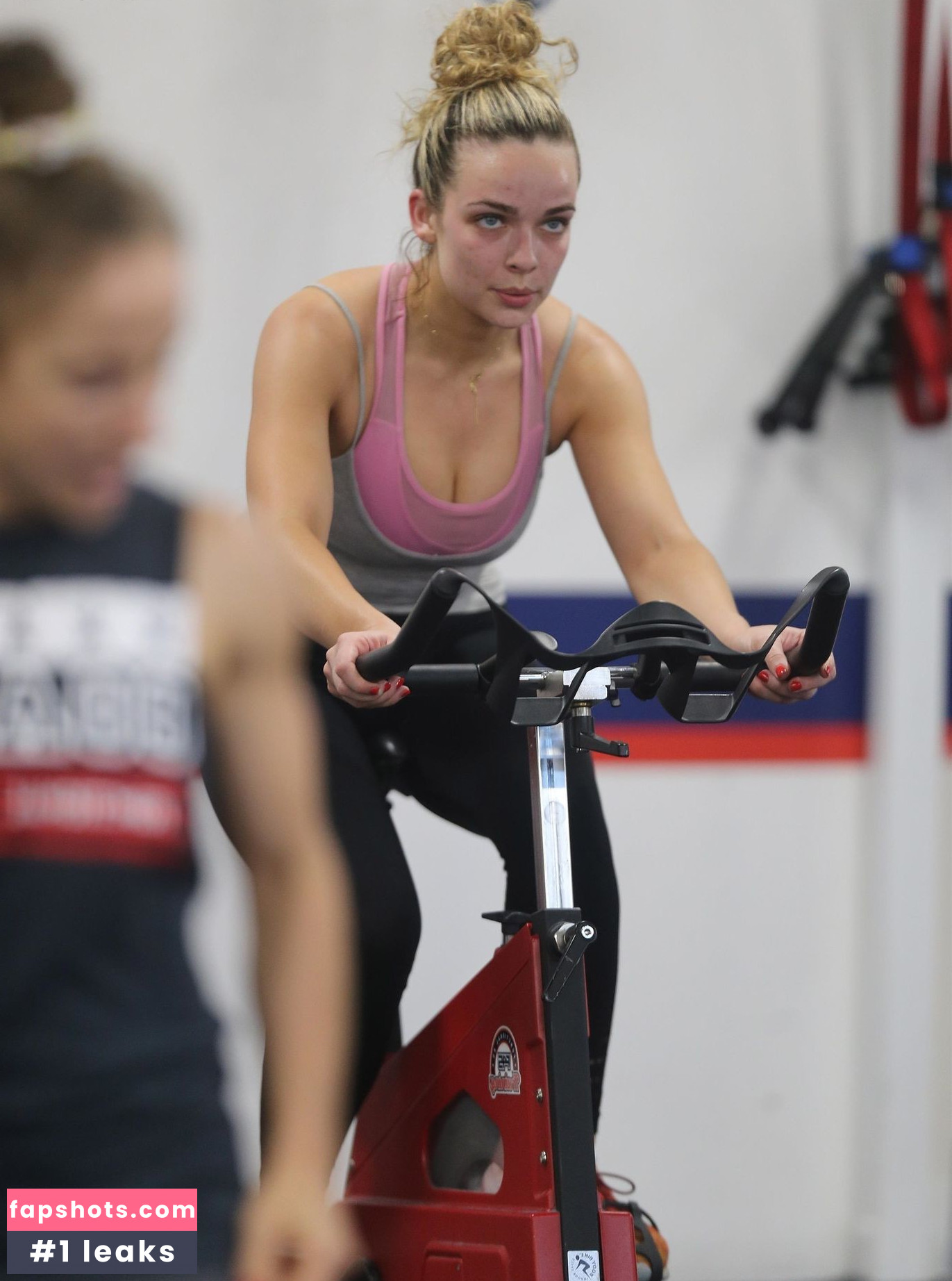 Abbie Chatfield gallery photo #390