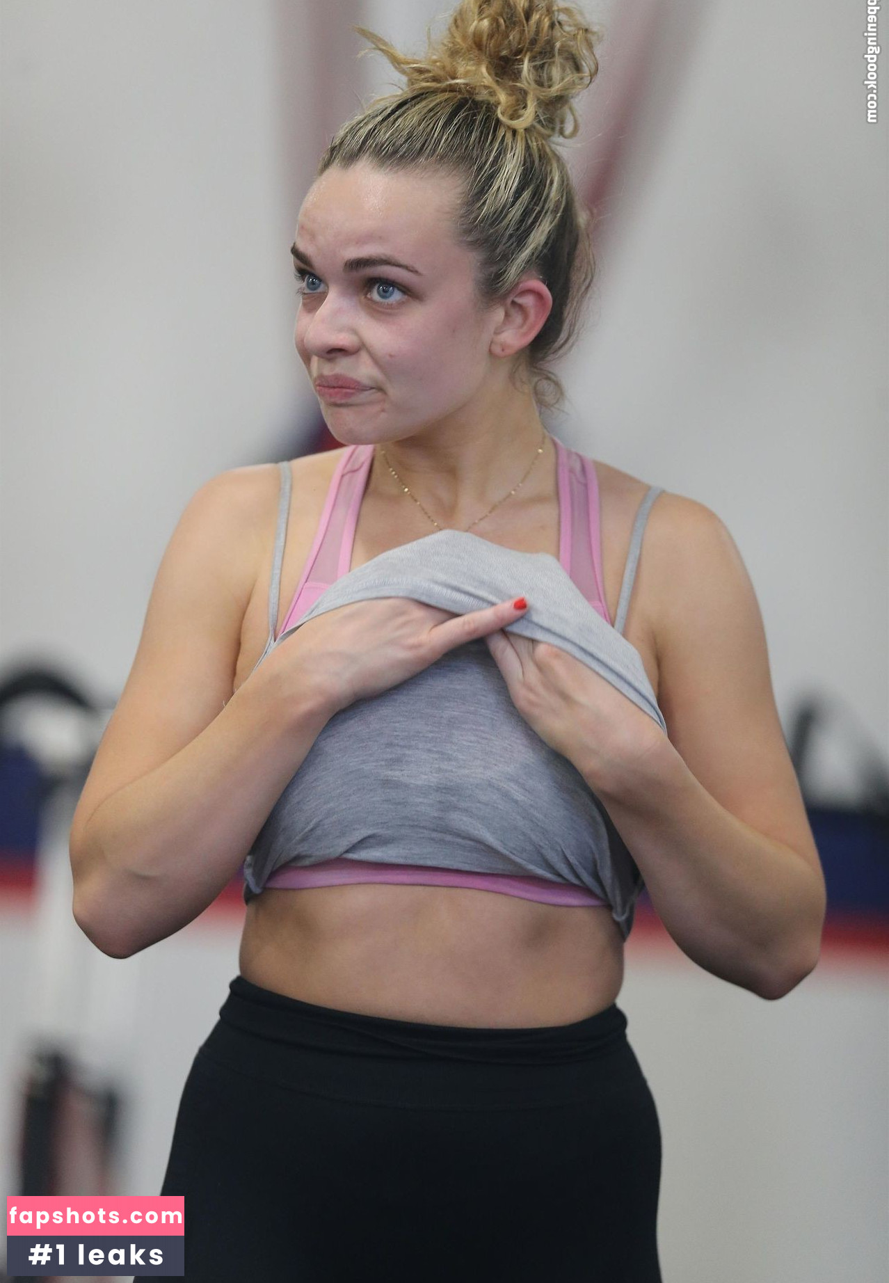 Abbie Chatfield gallery photo #391