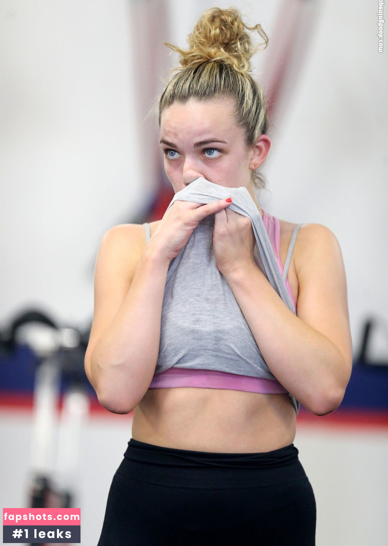 Abbie Chatfield gallery photo #393