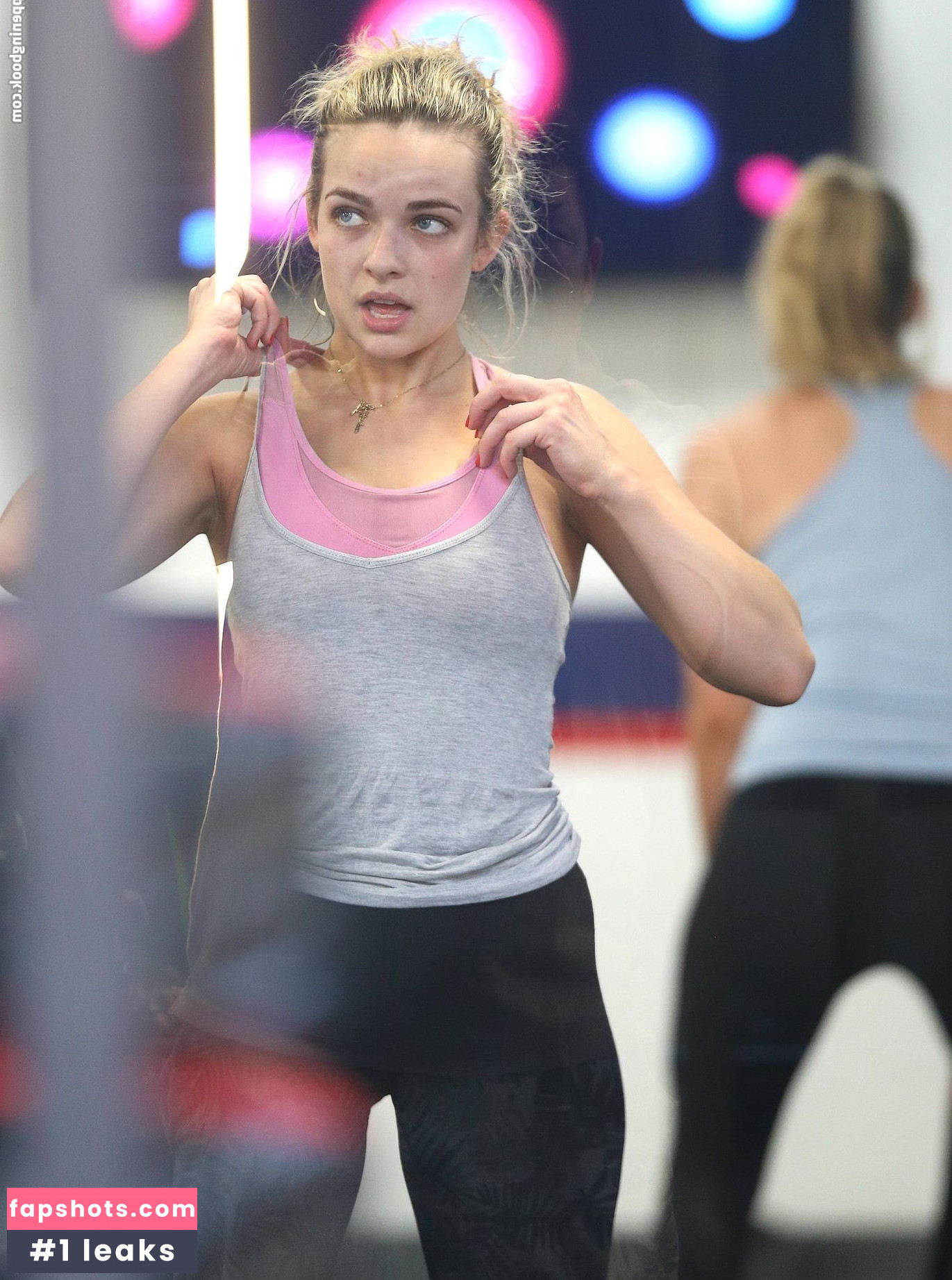 Abbie Chatfield gallery photo #403