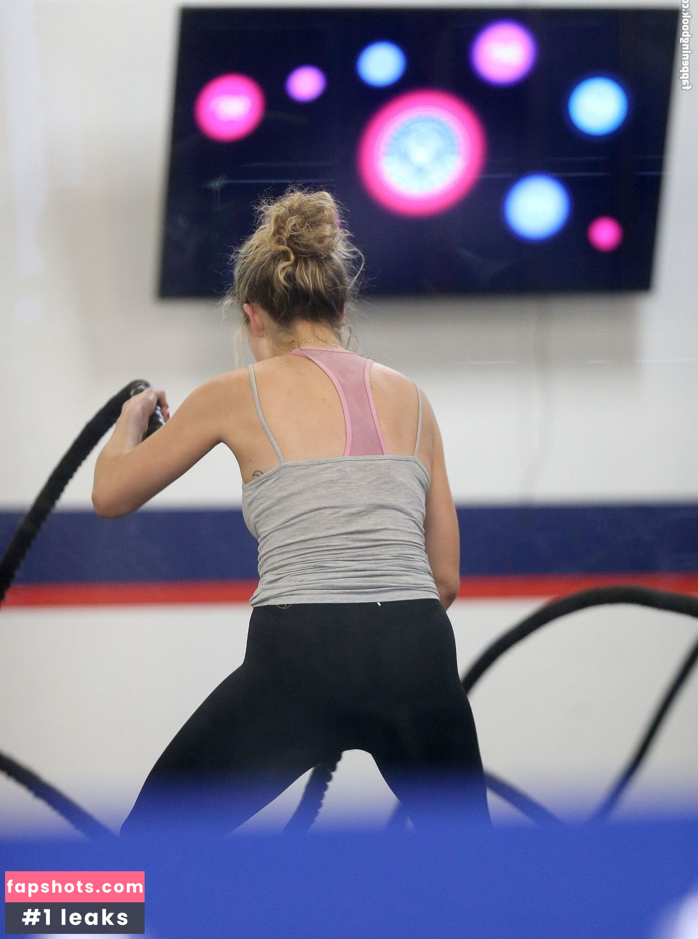 Abbie Chatfield gallery photo #405