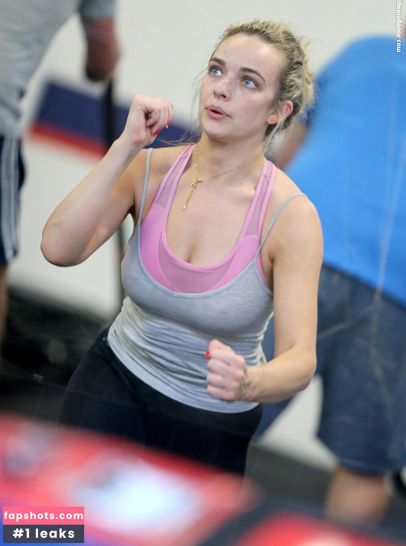 Abbie Chatfield gallery photo #413