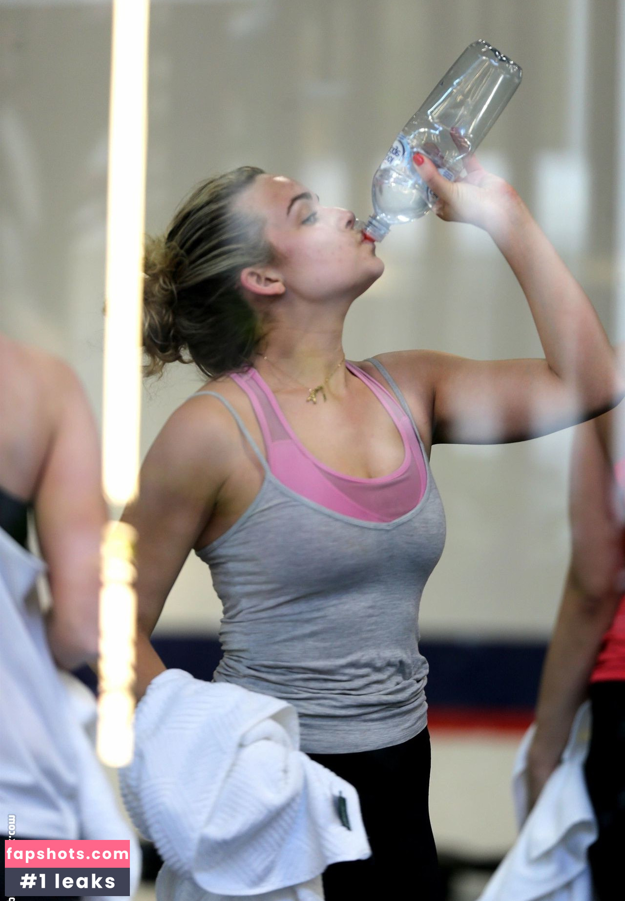 Abbie Chatfield gallery photo #418