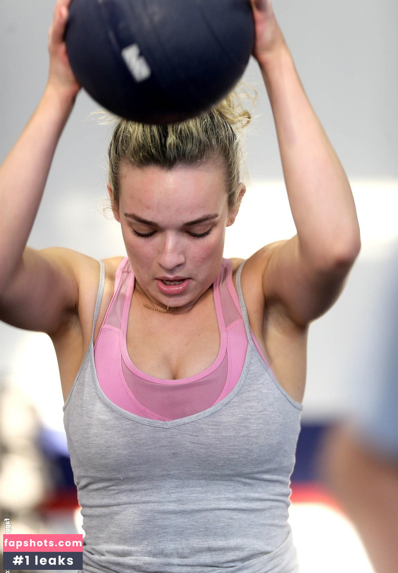 Abbie Chatfield gallery photo #420