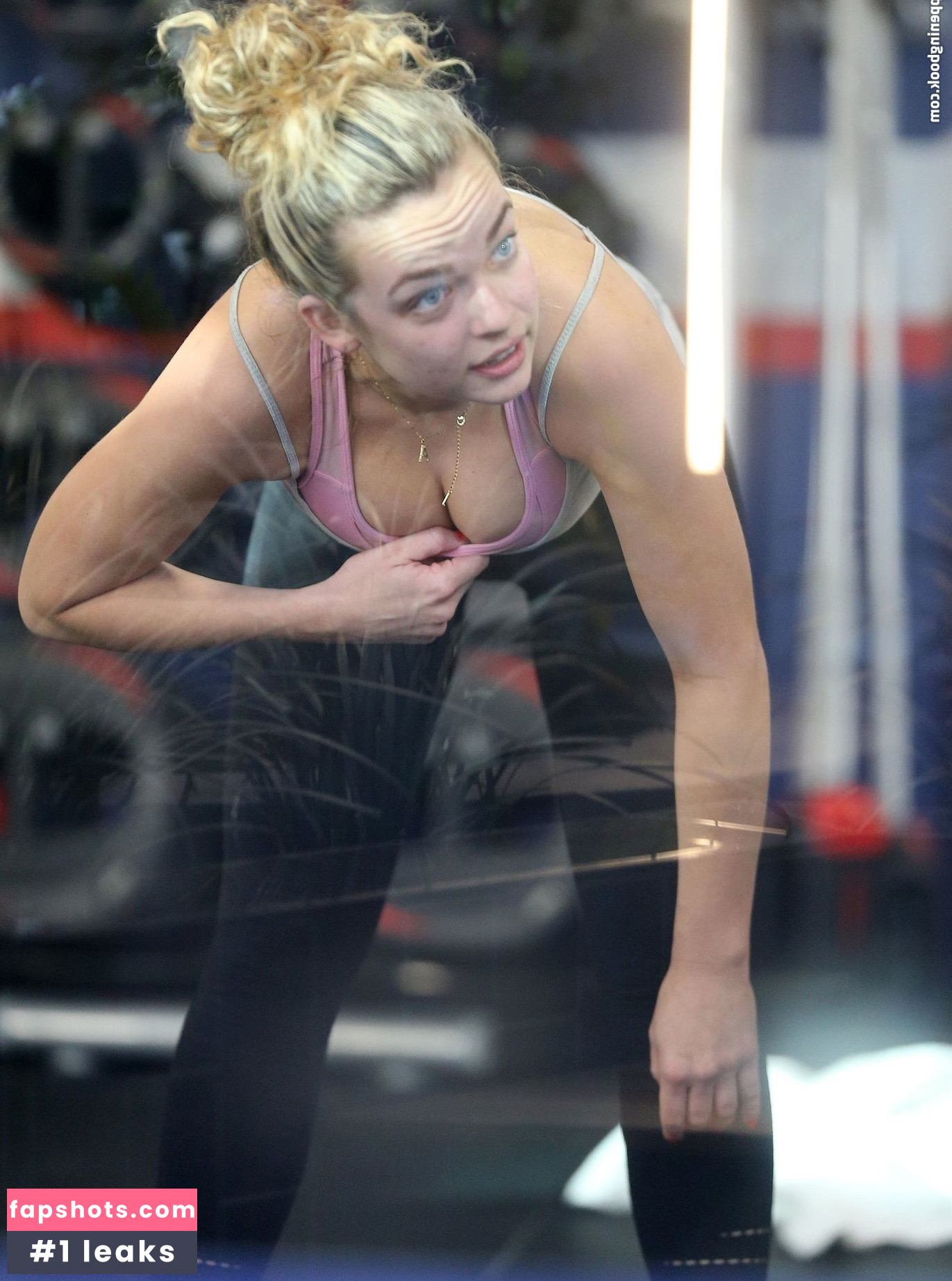 Abbie Chatfield gallery photo #426