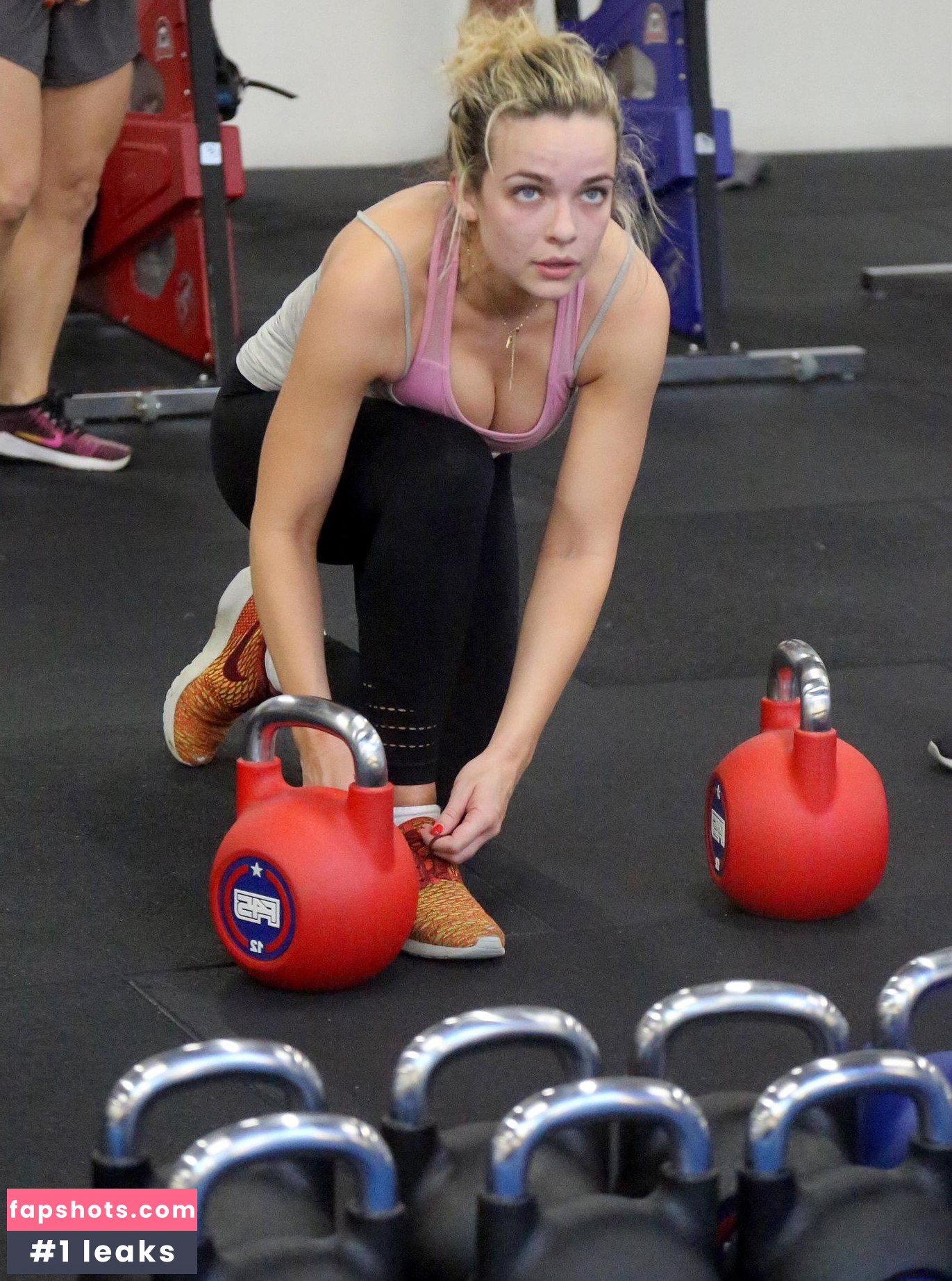 Abbie Chatfield gallery photo #434