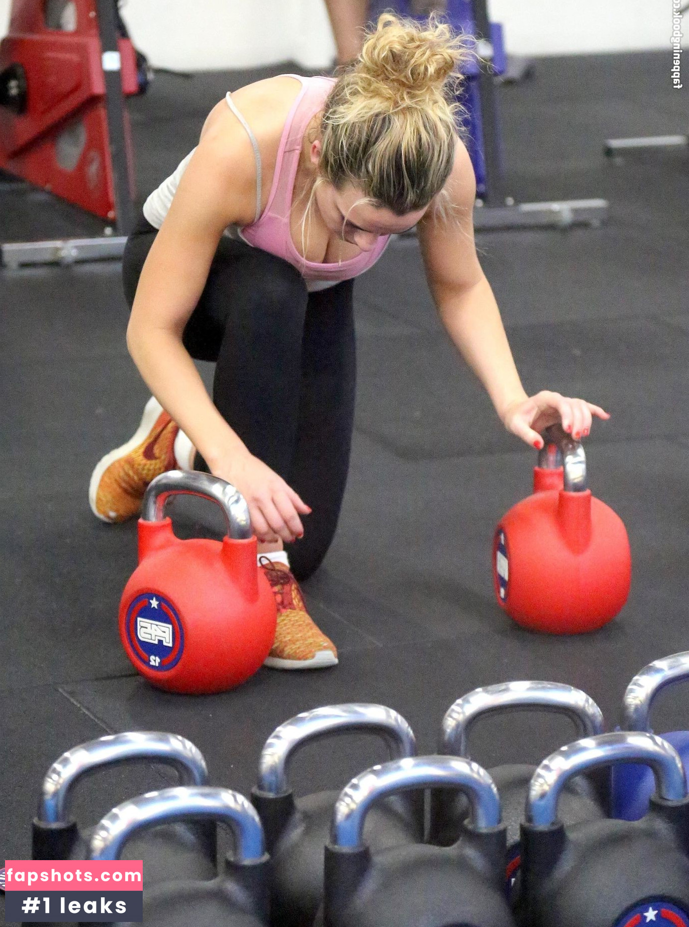 Abbie Chatfield gallery photo #435