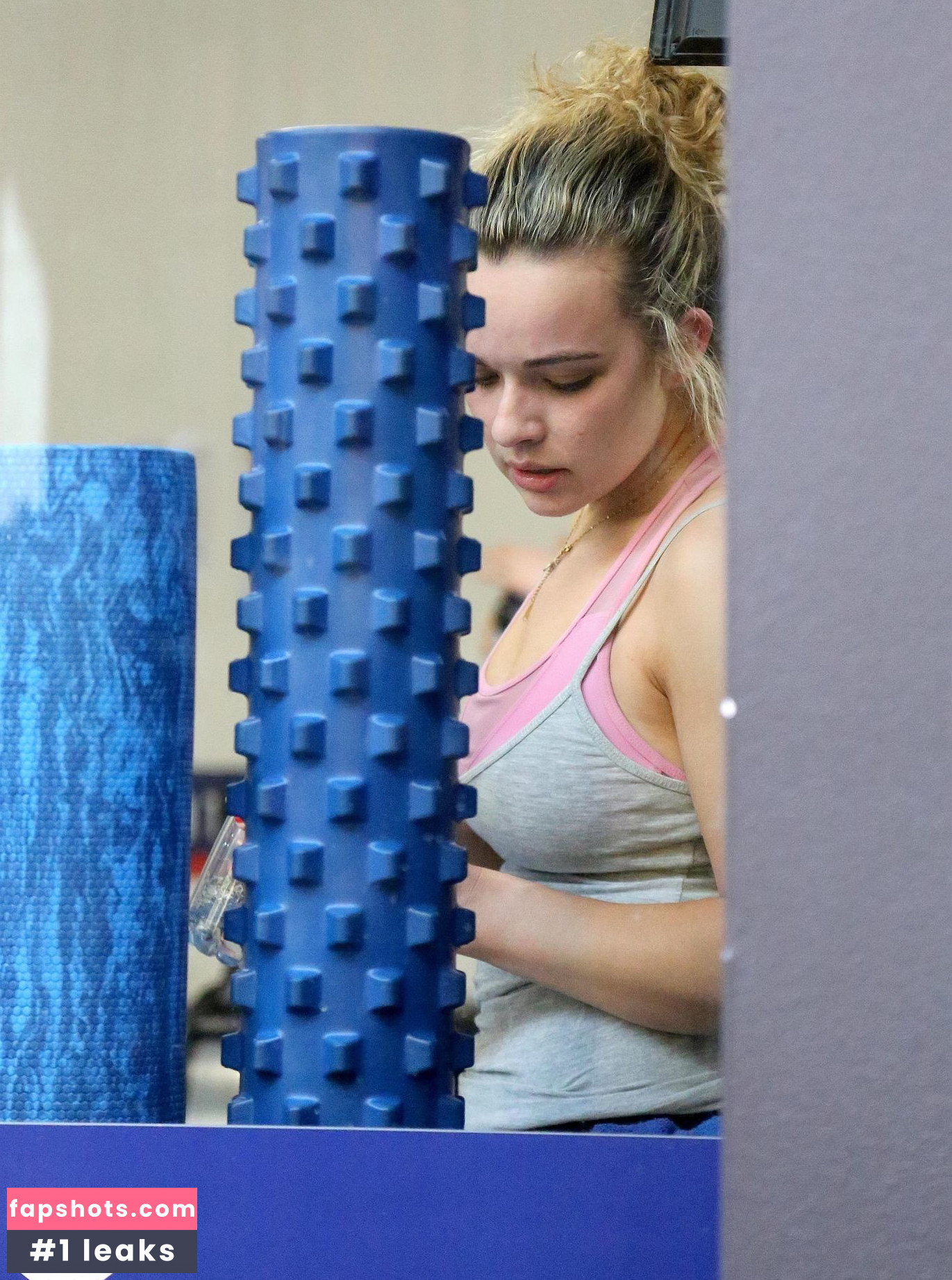 Abbie Chatfield gallery photo #436