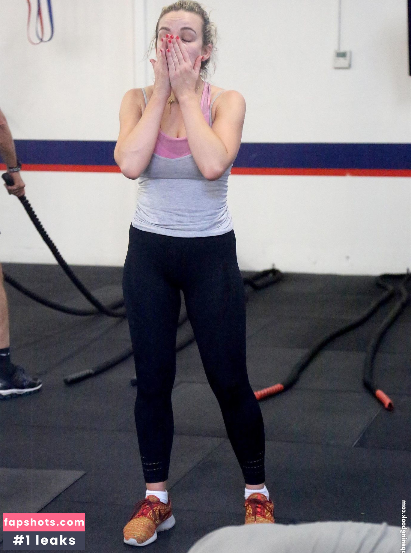 Abbie Chatfield gallery photo #437