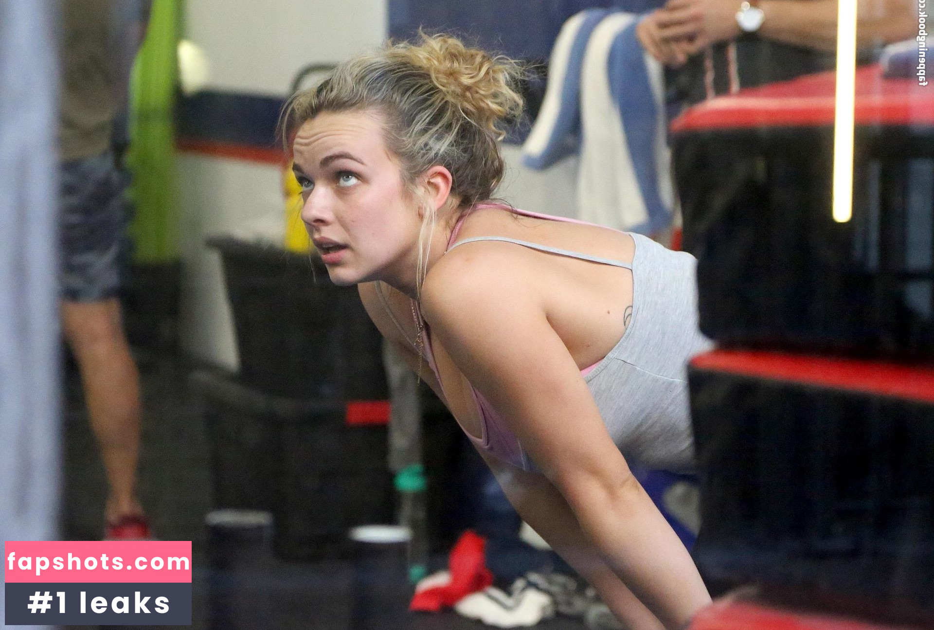 Abbie Chatfield gallery photo #438