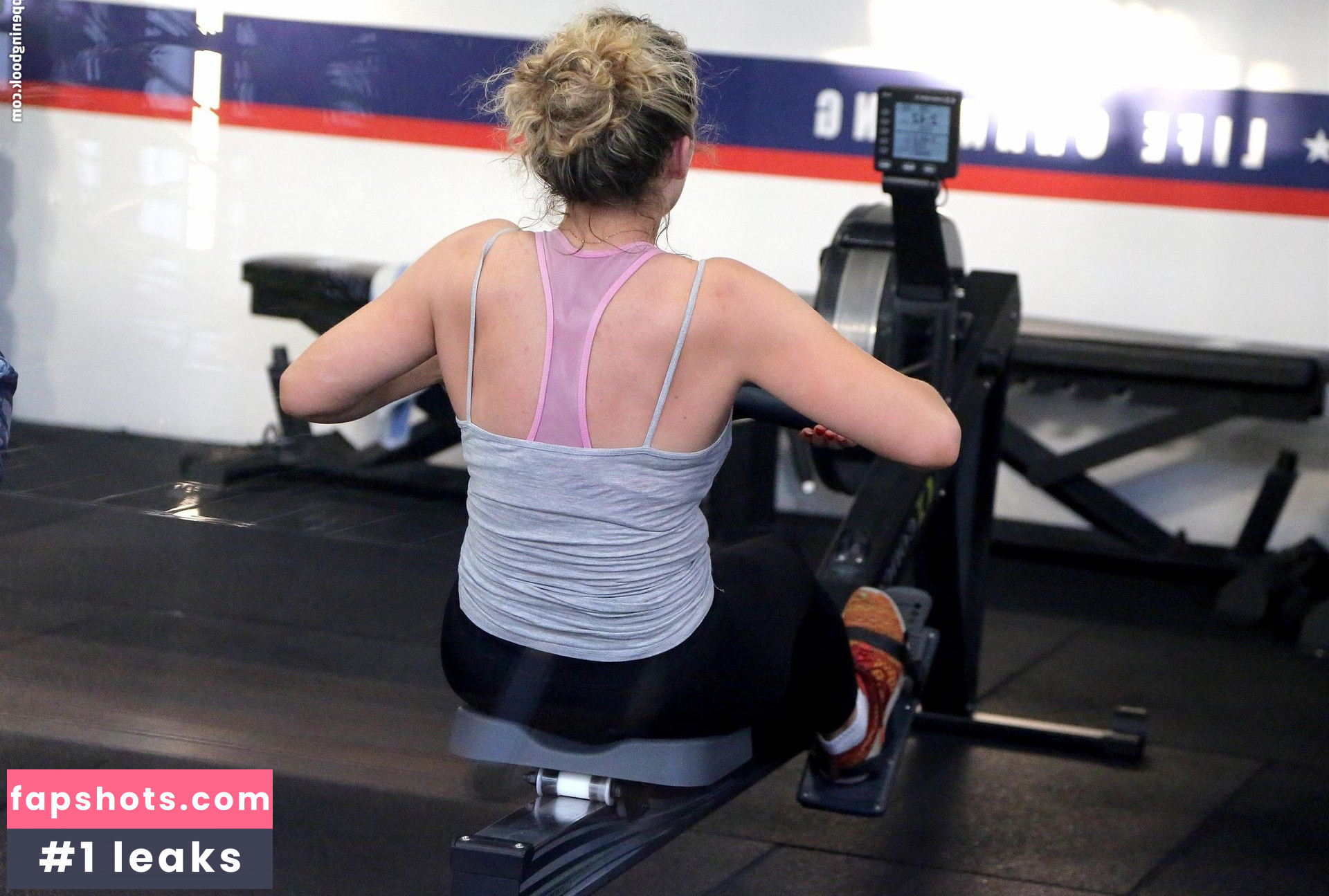 Abbie Chatfield gallery photo #439