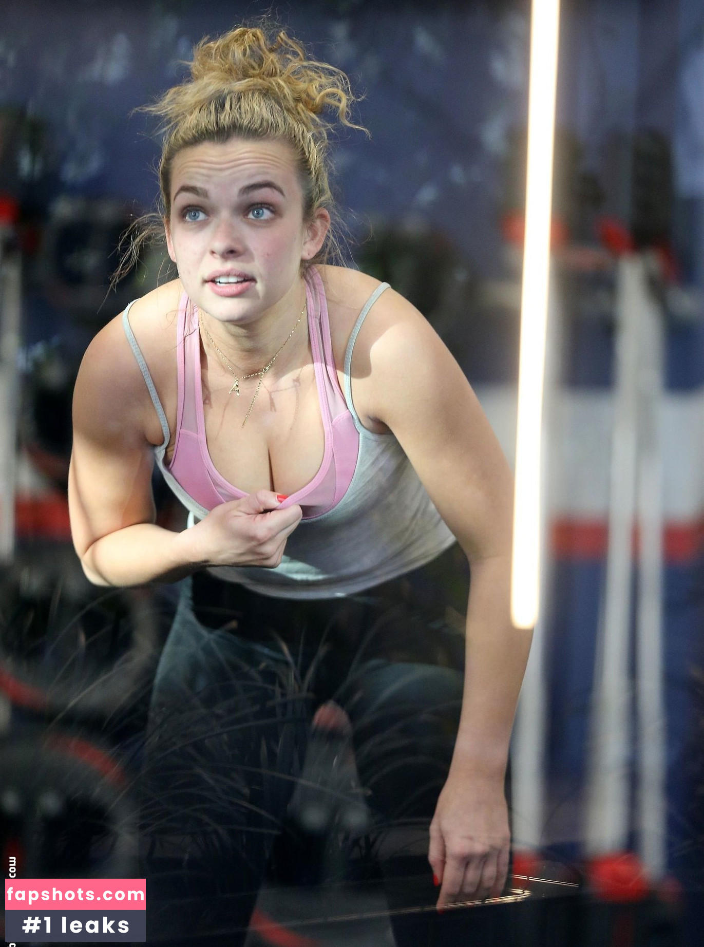 Abbie Chatfield gallery photo #440