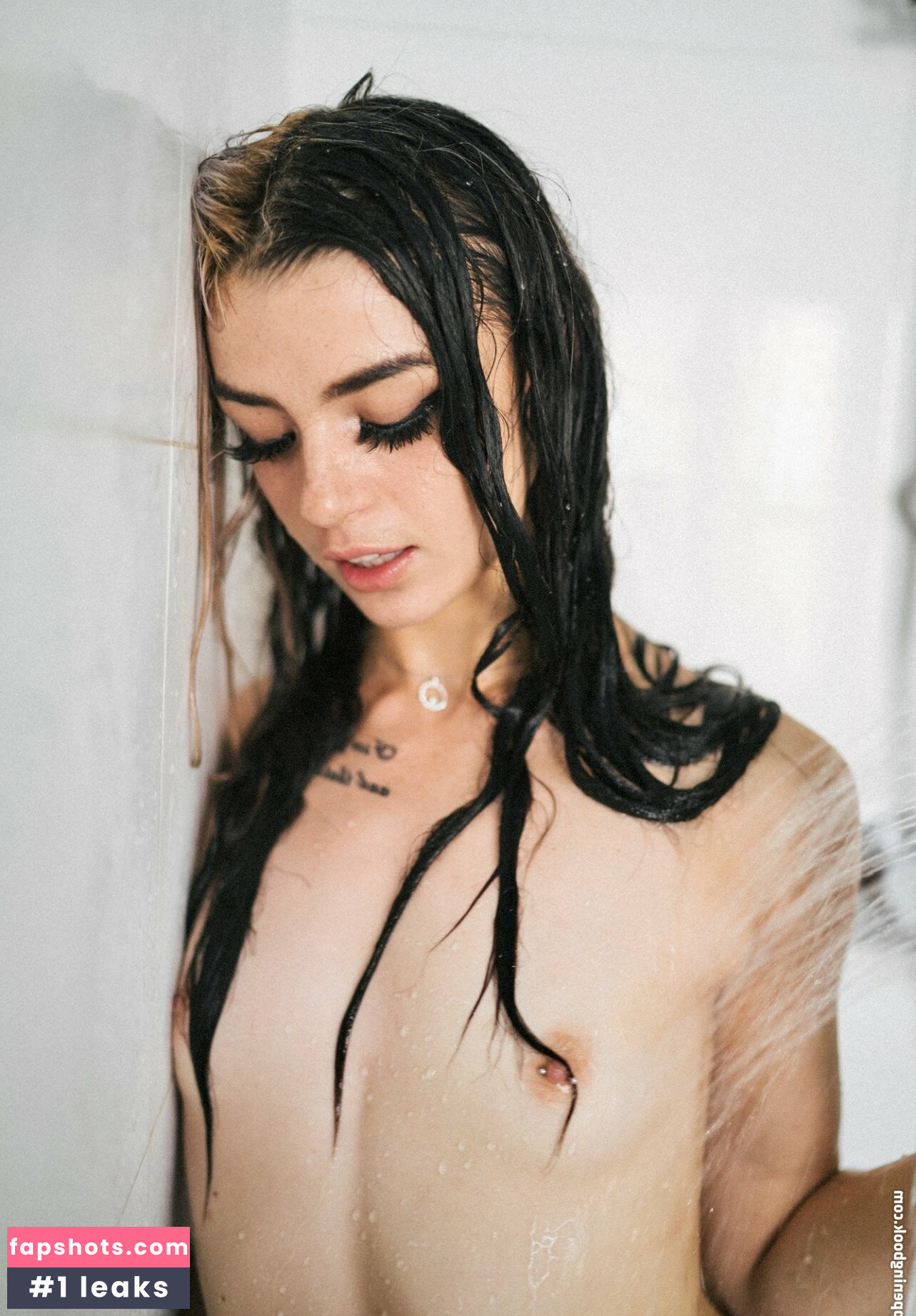 Abby Cremo gallery photo #3