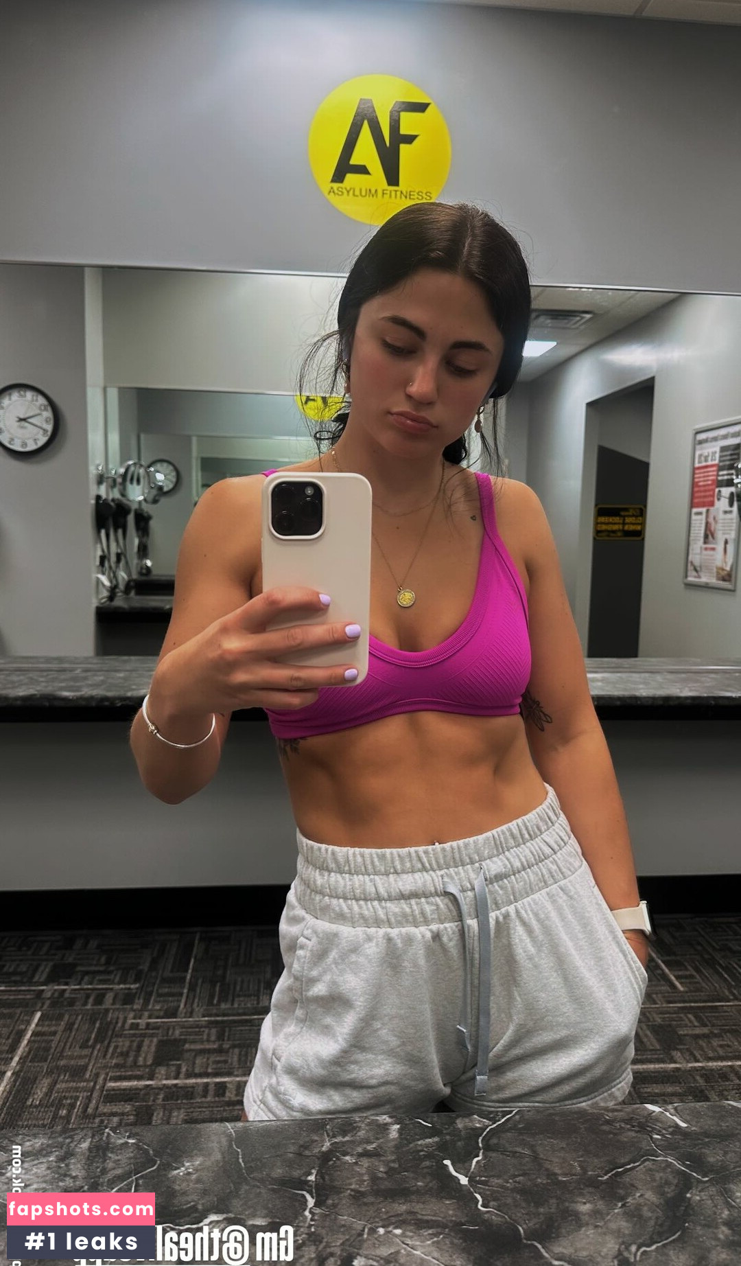 Abby Rathbone gallery photo #4