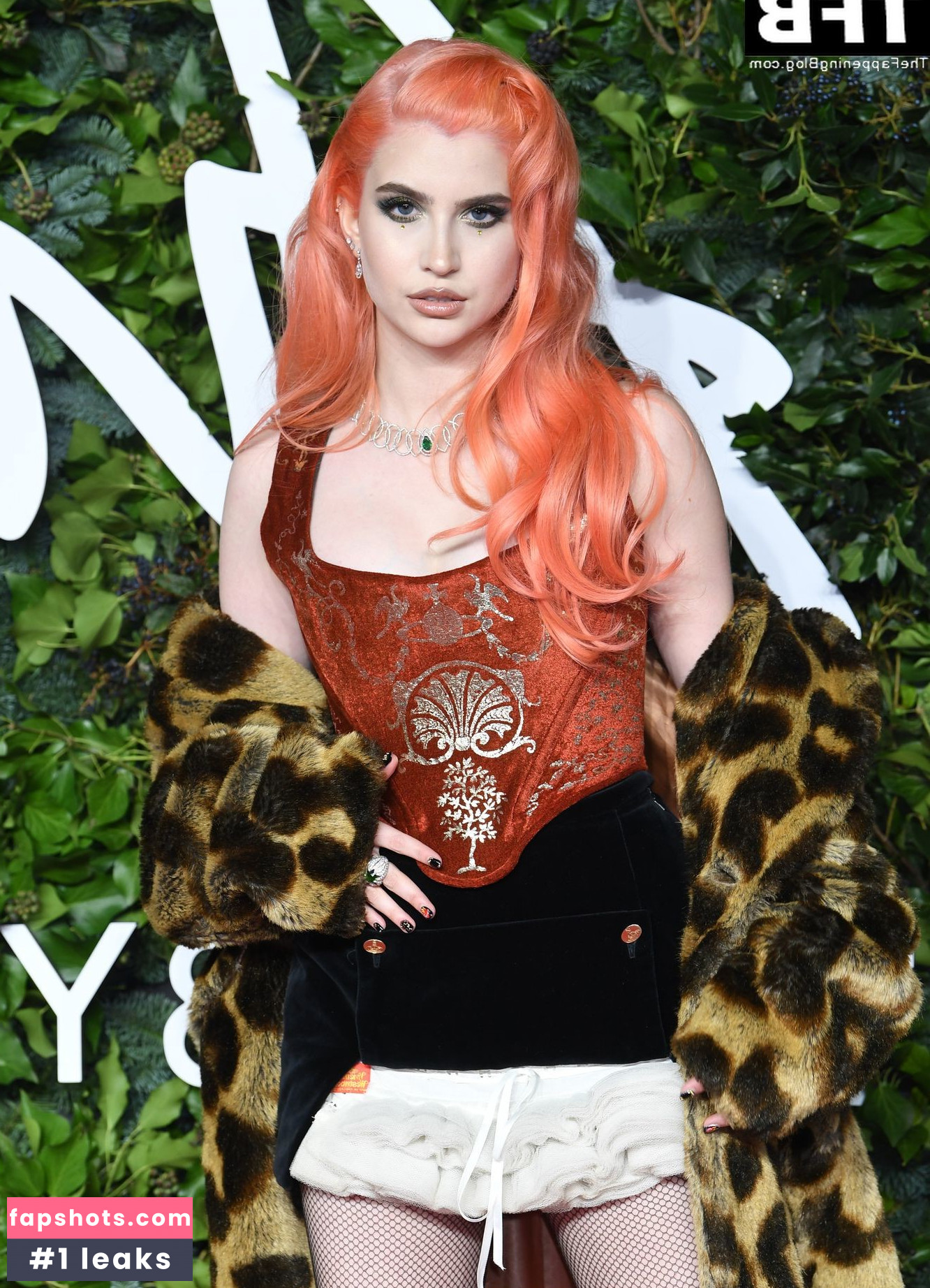 Abby Roberts nude babe gallery