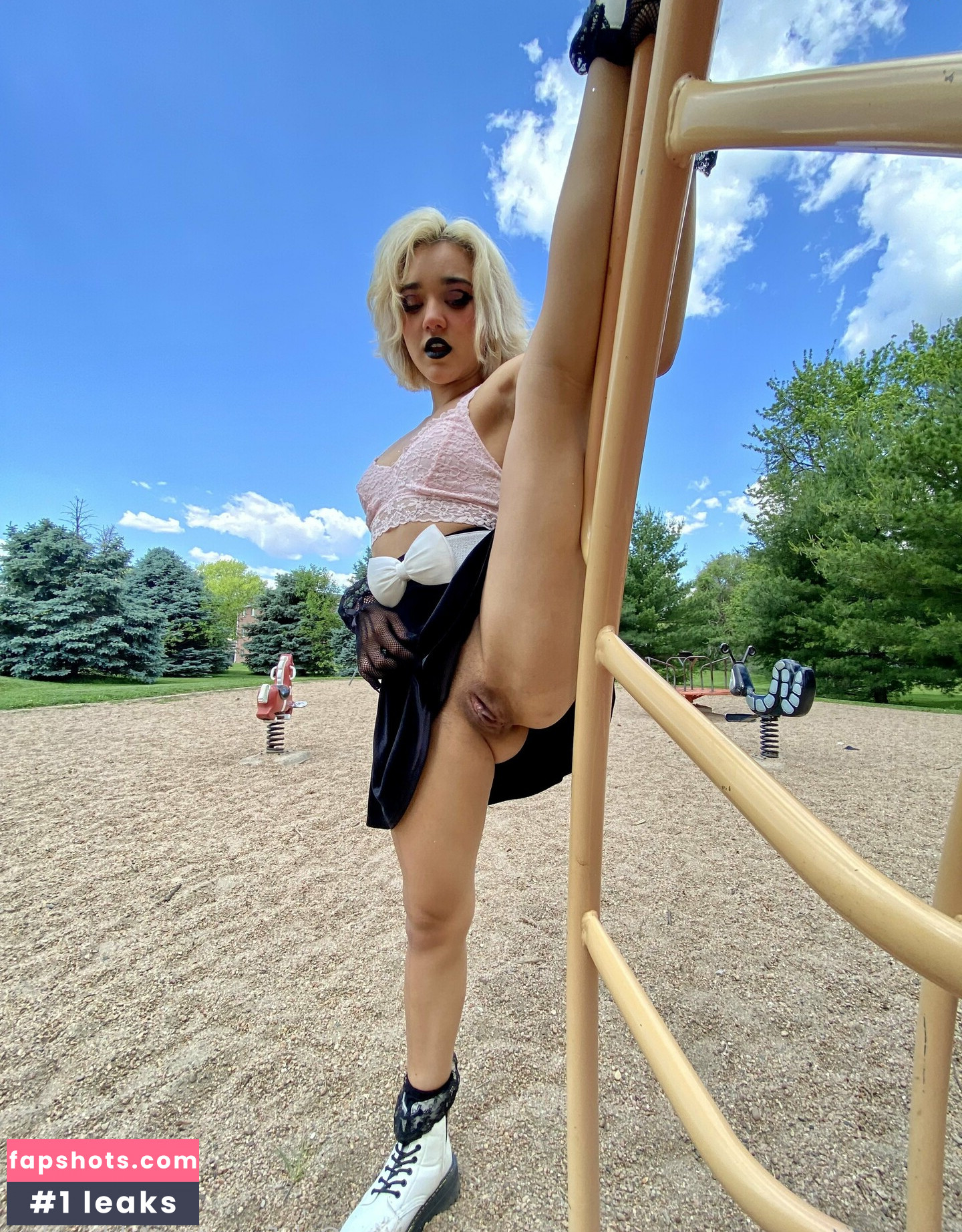 Abbycakee gallery photo #9