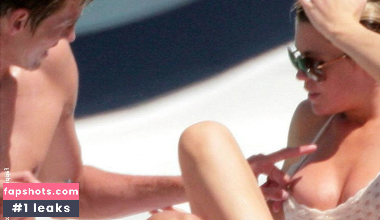 Abigail Clancy gallery photo #591