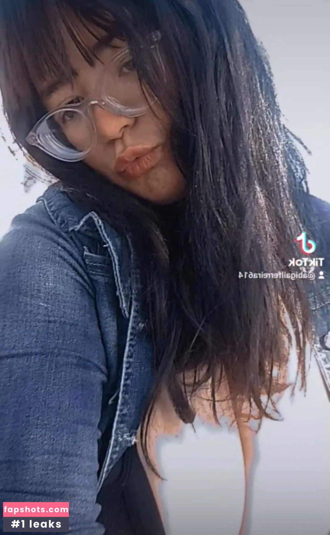 Abigail Ferreira gallery photo #5