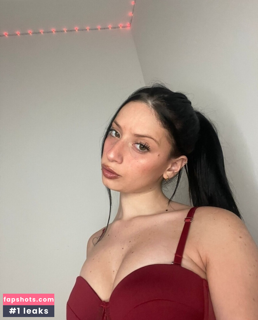 Abigail Lux gallery photo #5