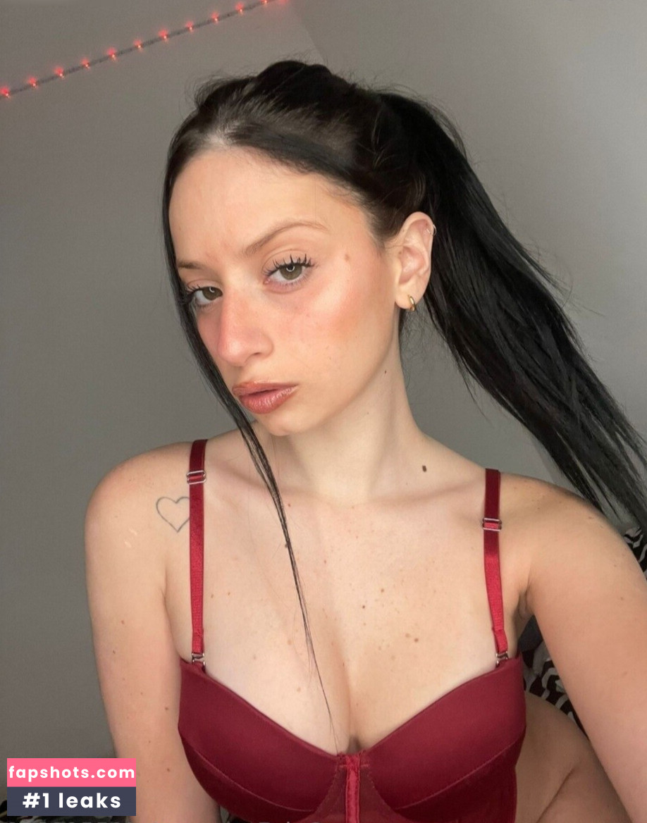 Abigail Lux gallery photo #8