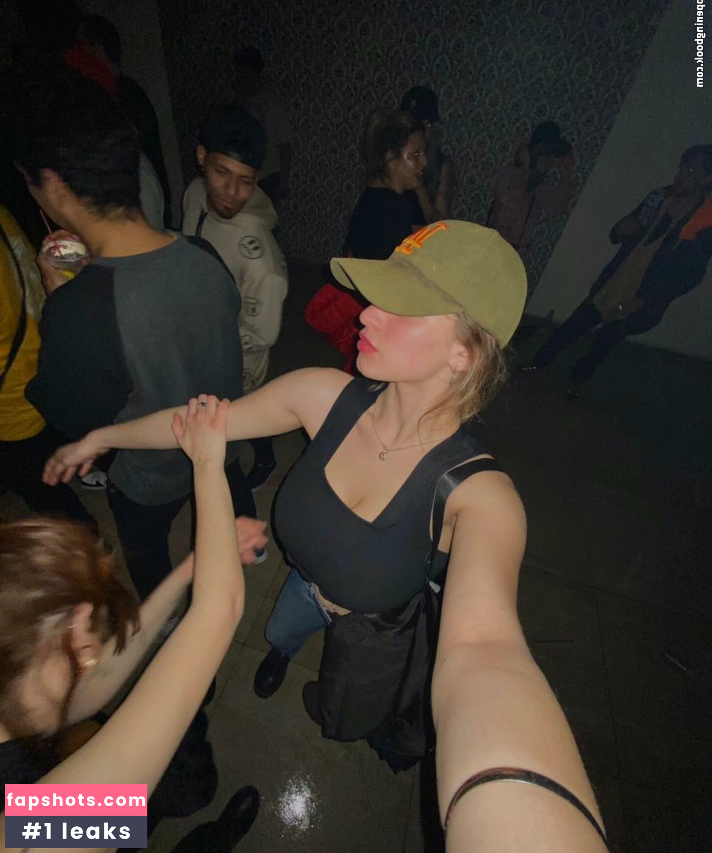 Abigail Maison gallery photo #9